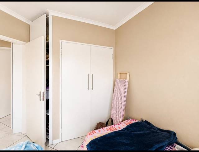 2 BEDROOM TOWNHOUSE FOR SALE IN LAMBTON GARDENS